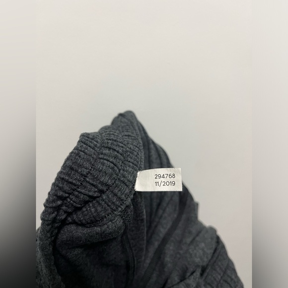 Outdoor Voices Cloudknit Heather Gray Tapered Sweatpants Men’s Size Small - Picture 7 of 7